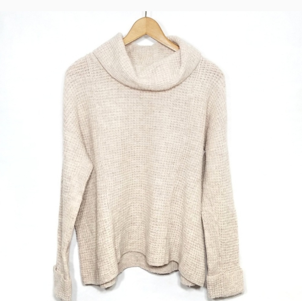 Free People crowl neck sweater